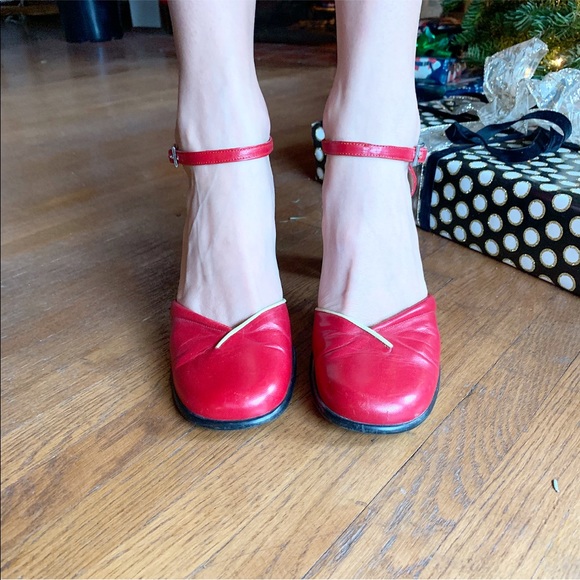 Red leather shoes! - Picture 3 of 4